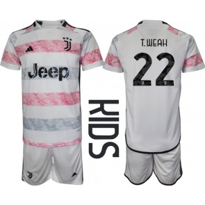Maillot de foot Juventus Timothy Weah #22 Extérieur enfant 2023-24 Manches Courte (+ pantalon court)